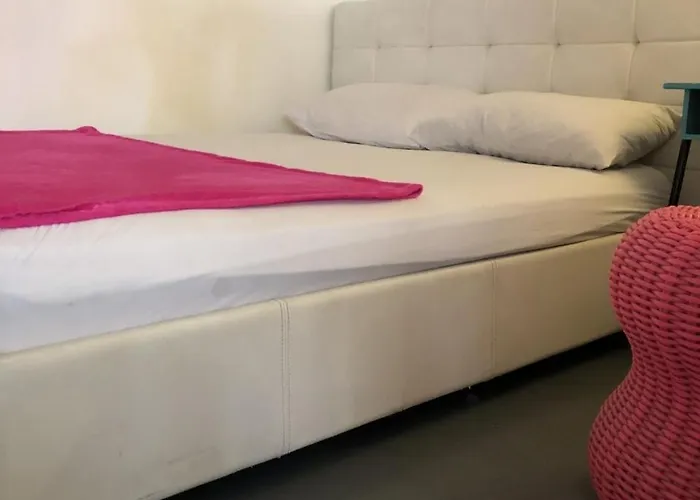 Ploy Hostal Bangkok